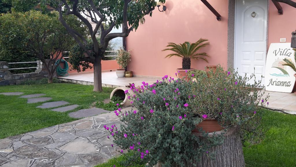 Azienda Agrituristica Villa Arianna Imperia Exterior foto